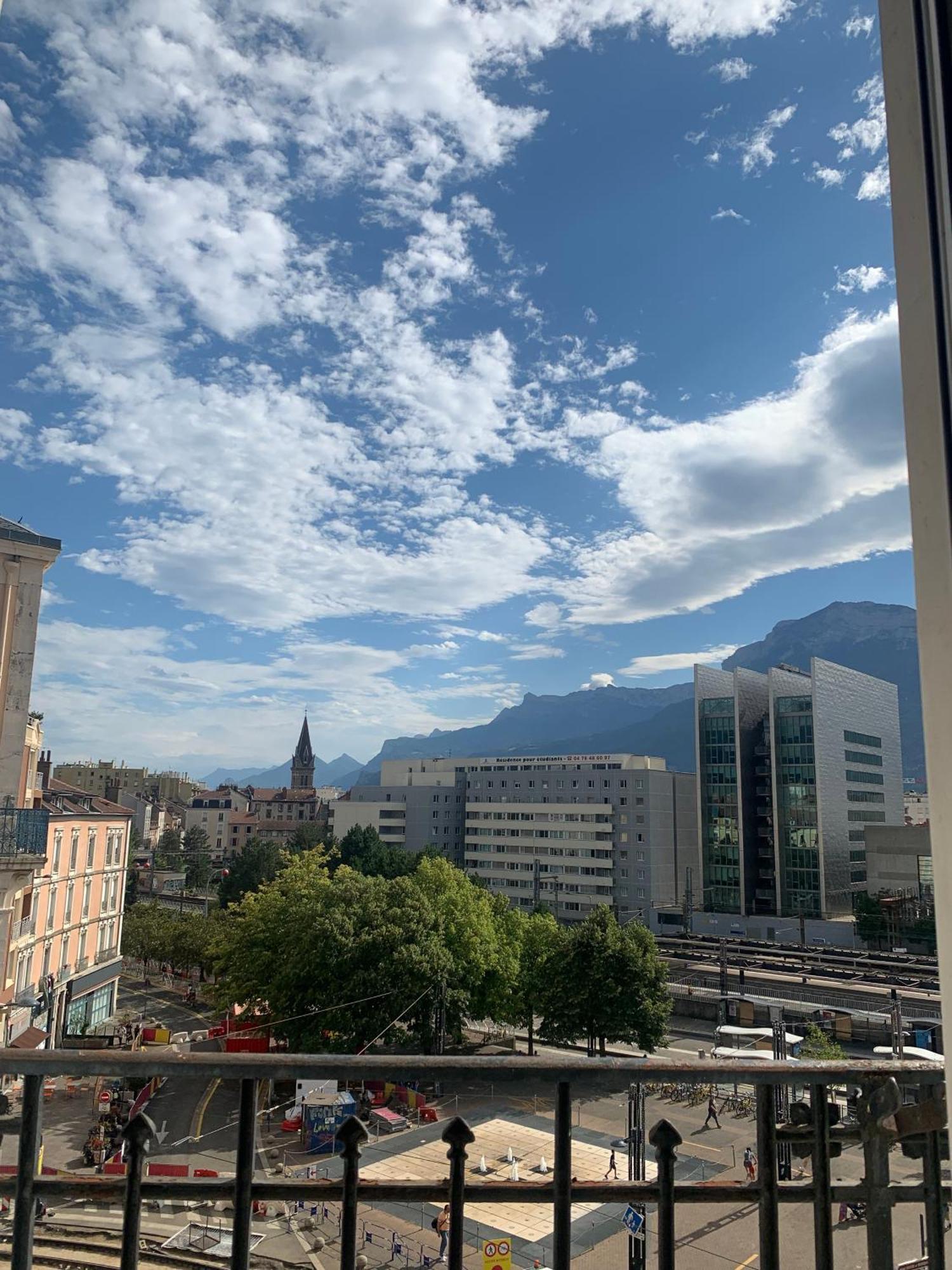 Campanile Grenoble Centre Gare Hotel Екстериор снимка