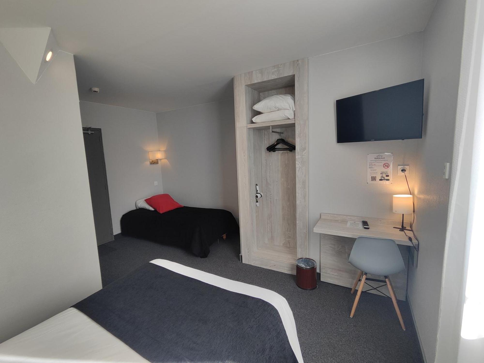 Campanile Grenoble Centre Gare Hotel Екстериор снимка