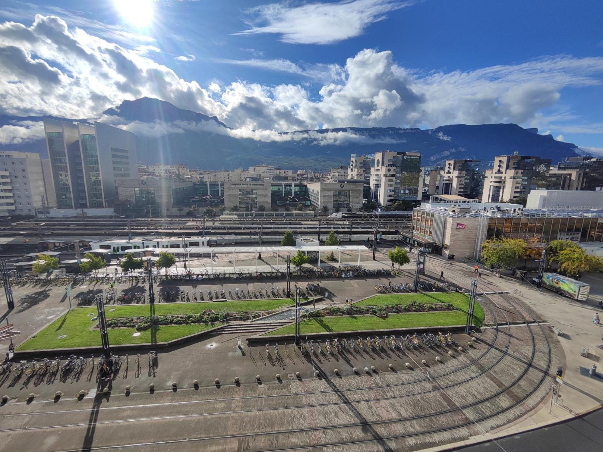 Campanile Grenoble Centre Gare Hotel Екстериор снимка