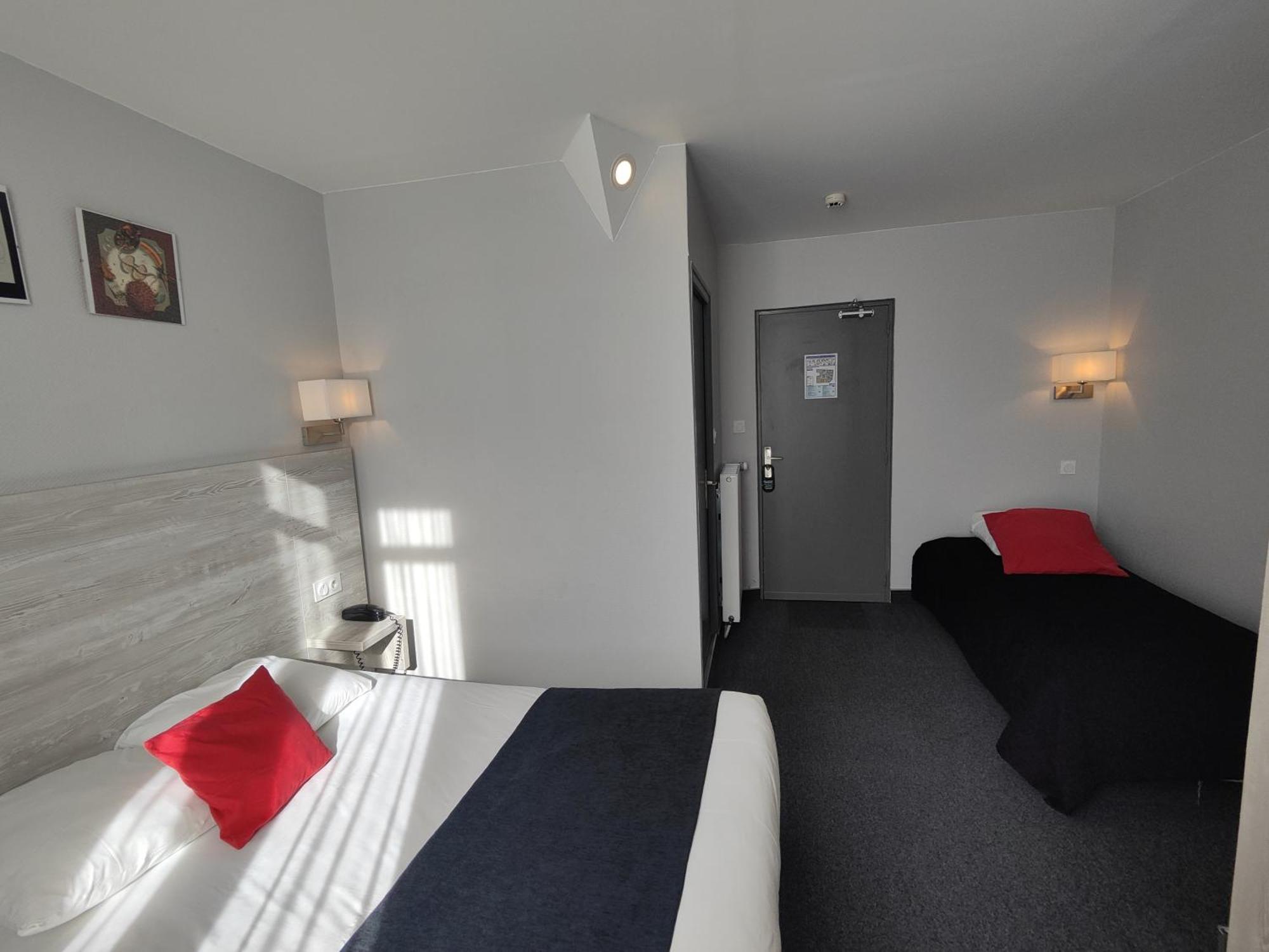 Campanile Grenoble Centre Gare Hotel Екстериор снимка
