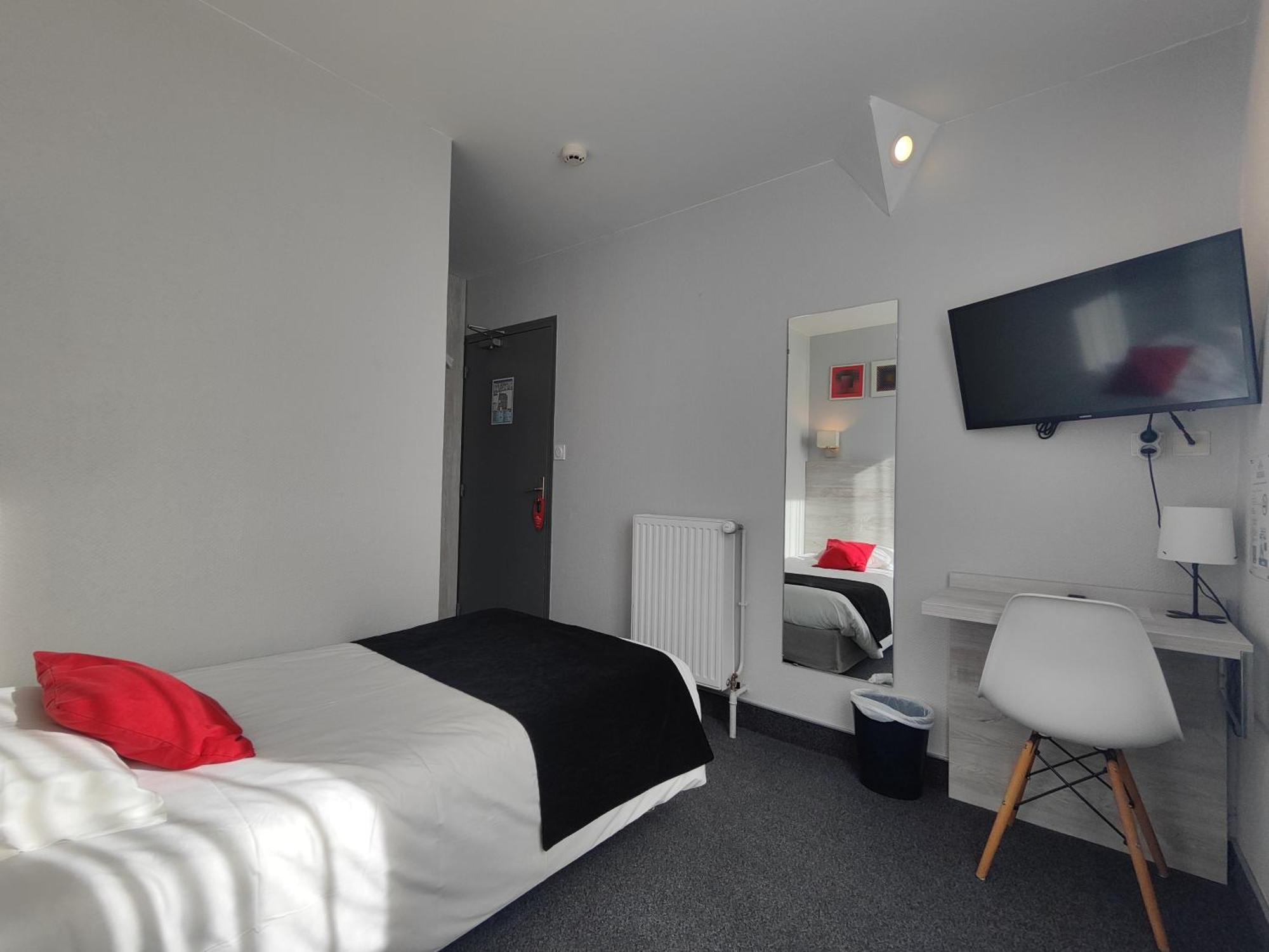Campanile Grenoble Centre Gare Hotel Екстериор снимка