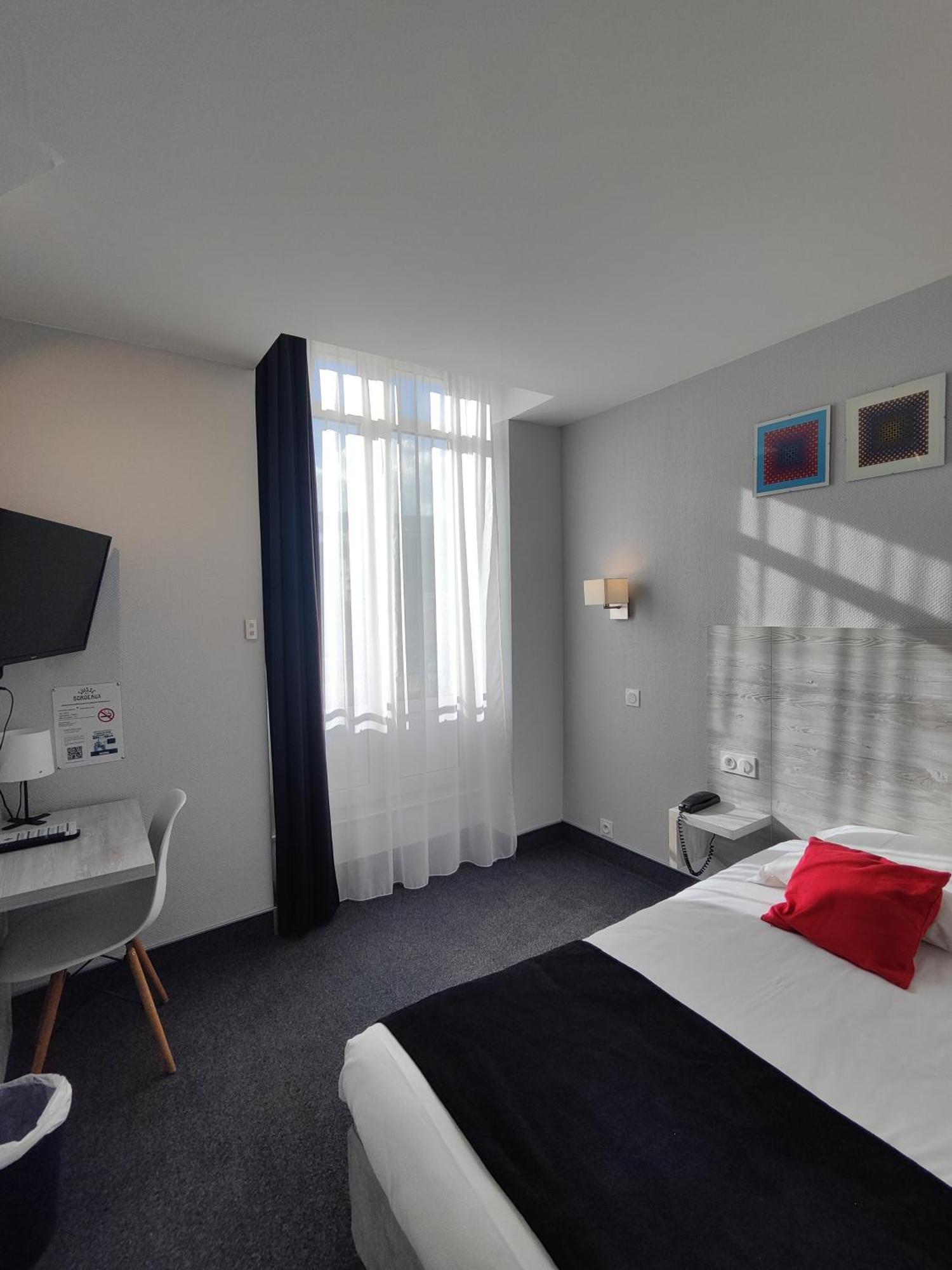 Campanile Grenoble Centre Gare Hotel Екстериор снимка