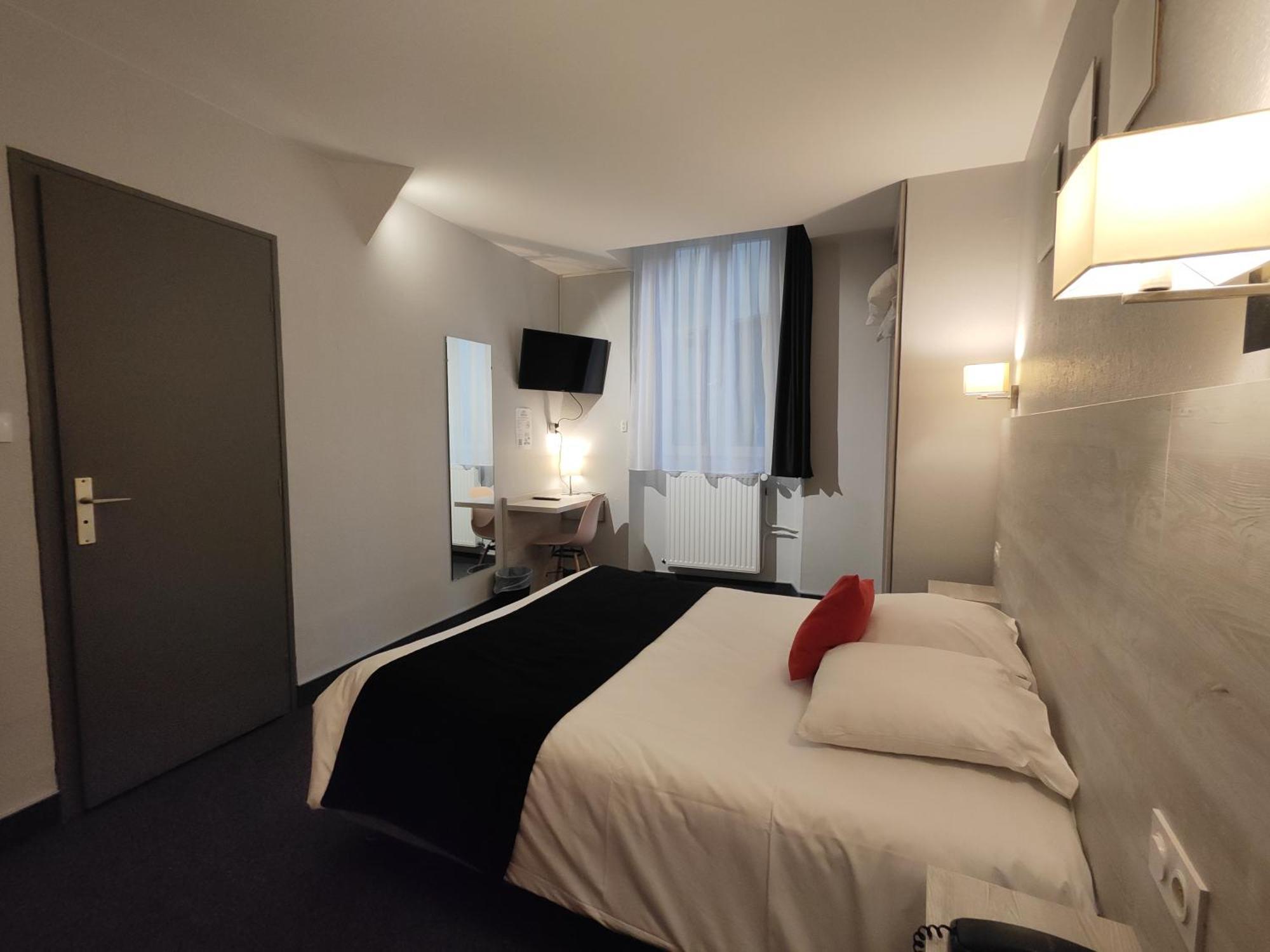 Campanile Grenoble Centre Gare Hotel Екстериор снимка